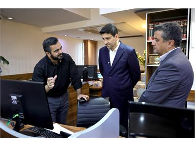 بازدید وزیر ارتباطات از خبرگزاری تسنیم به مناسبت روز خبرنگار